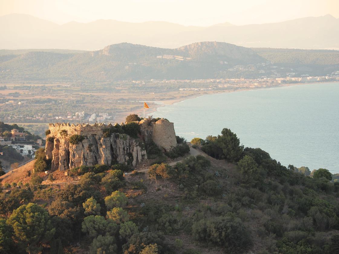 vistes des del castell de begur
