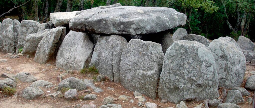 Dolmen de la Cova d'en Daina romanyà