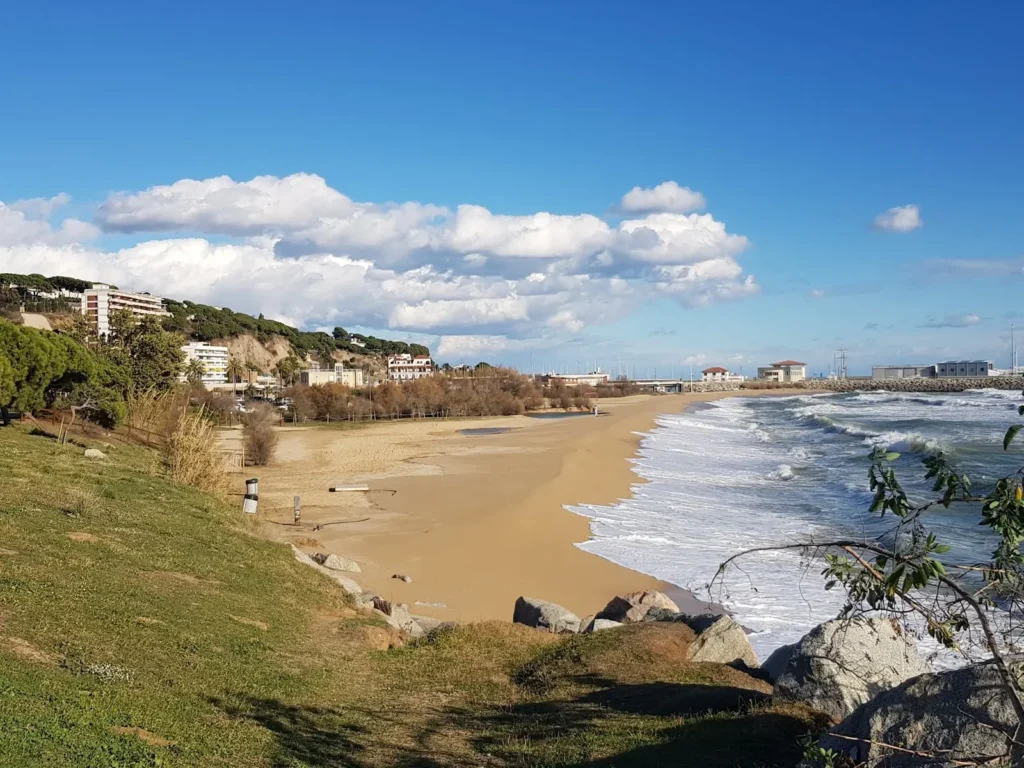Platja de les Ànfores arenys de mar