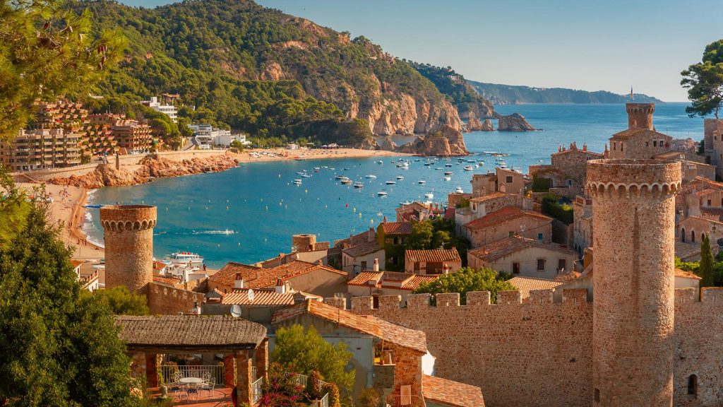 que pueblos visitar en la costa brava